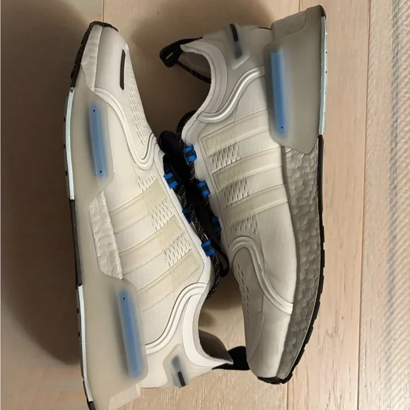 Adidas Men's Cream and Black Sneakers